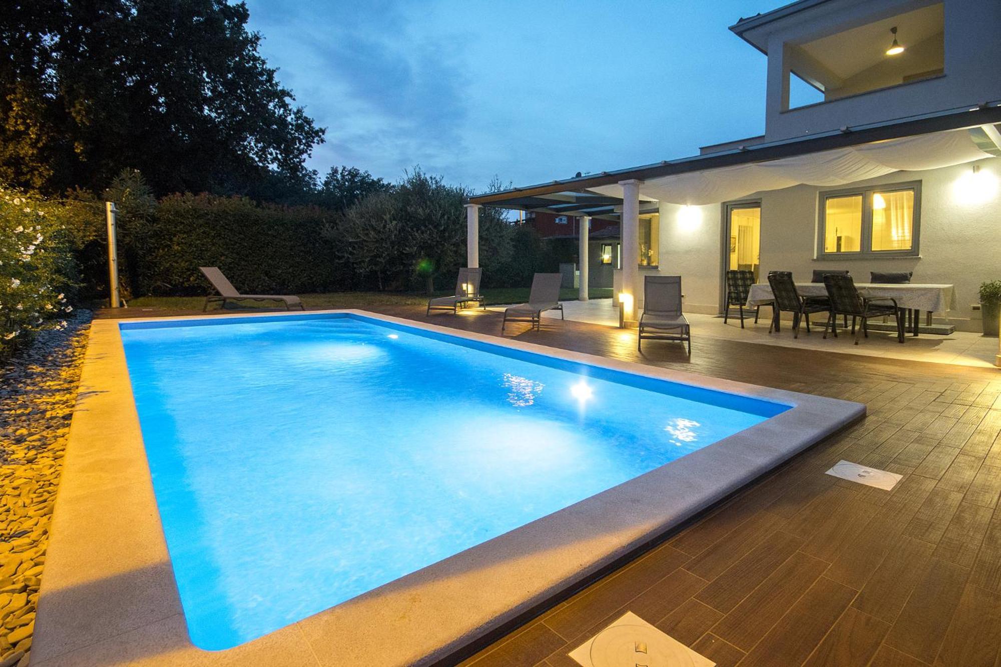 Family Paris Villa *